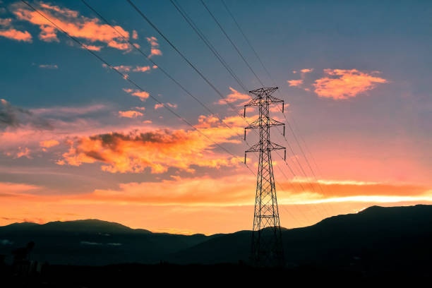 जाली टावर र मोनोपोल बीचको भिन्नता